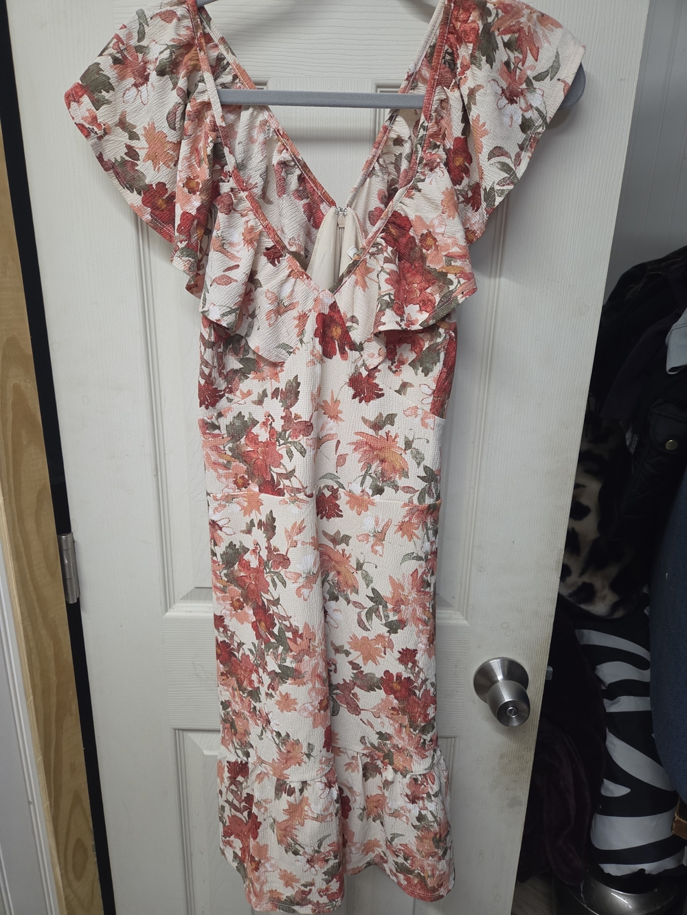 Cato Floral Maxi Dress in Cream with Coral & Olive